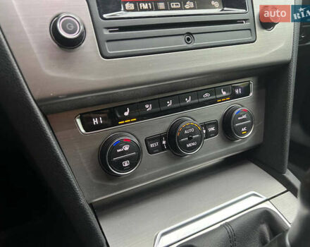 Серый Фольксваген Пассат, объемом двигателя 1.4 л и пробегом 160 тыс. км за 10600 $, фото 5 на Automoto.ua