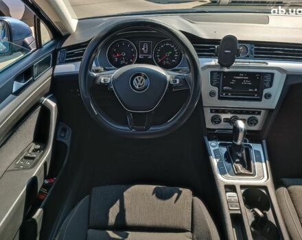 Серый Фольксваген Пассат, объемом двигателя 2.4 л и пробегом 96 тыс. км за 17440 $, фото 15 на Automoto.ua