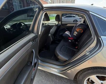 Серый Фольксваген Пассат, объемом двигателя 1.8 л и пробегом 134 тыс. км за 10000 $, фото 11 на Automoto.ua