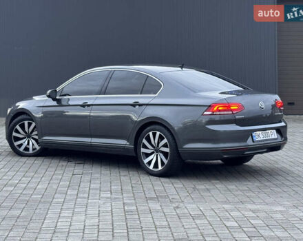 Серый Фольксваген Пассат, объемом двигателя 2 л и пробегом 264 тыс. км за 15850 $, фото 9 на Automoto.ua