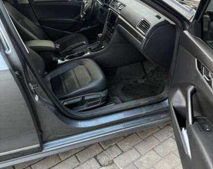 Серый Фольксваген Пассат, объемом двигателя 1.8 л и пробегом 140 тыс. км за 13100 $, фото 11 на Automoto.ua