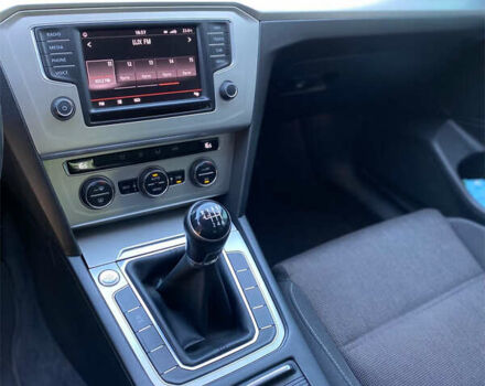 Серый Фольксваген Пассат, объемом двигателя 1.6 л и пробегом 313 тыс. км за 12900 $, фото 19 на Automoto.ua