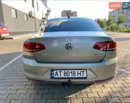 Серый Фольксваген Пассат, объемом двигателя 1.6 л и пробегом 313 тыс. км за 12900 $, фото 5 на Automoto.ua
