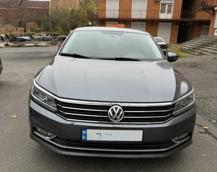 Сірий Фольксваген Пассат, об'ємом двигуна 1.8 л та пробігом 180 тис. км за 13000 $, фото 2 на Automoto.ua