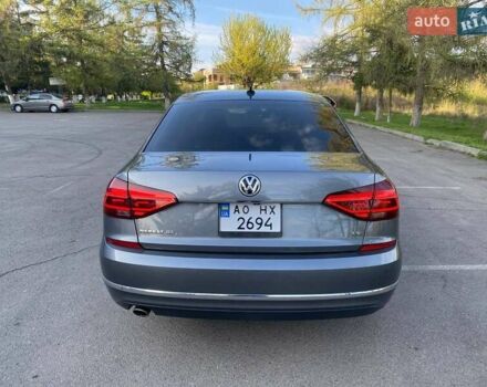 Серый Фольксваген Пассат, объемом двигателя 1.8 л и пробегом 185 тыс. км за 14800 $, фото 12 на Automoto.ua