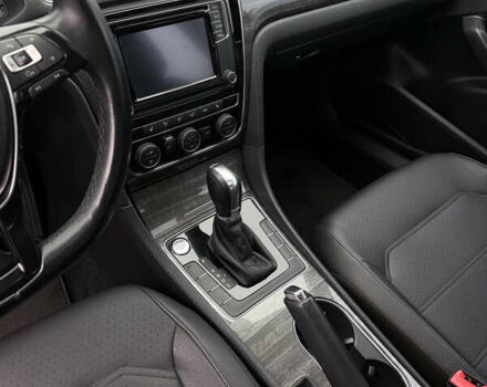 Серый Фольксваген Пассат, объемом двигателя 1.8 л и пробегом 180 тыс. км за 12800 $, фото 4 на Automoto.ua