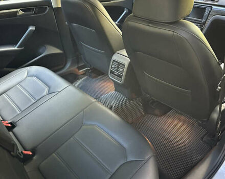 Серый Фольксваген Пассат, объемом двигателя 1.8 л и пробегом 165 тыс. км за 14200 $, фото 32 на Automoto.ua