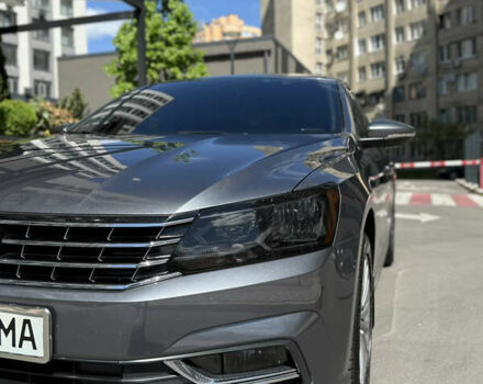 Серый Фольксваген Пассат, объемом двигателя 1.8 л и пробегом 184 тыс. км за 13500 $, фото 3 на Automoto.ua