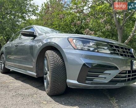 Серый Фольксваген Пассат, объемом двигателя 1.8 л и пробегом 195 тыс. км за 13600 $, фото 6 на Automoto.ua