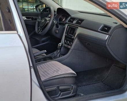 Серый Фольксваген Пассат, объемом двигателя 1.8 л и пробегом 169 тыс. км за 11490 $, фото 43 на Automoto.ua