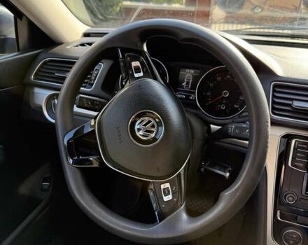 Серый Фольксваген Пассат, объемом двигателя 1.8 л и пробегом 194 тыс. км за 10700 $, фото 12 на Automoto.ua