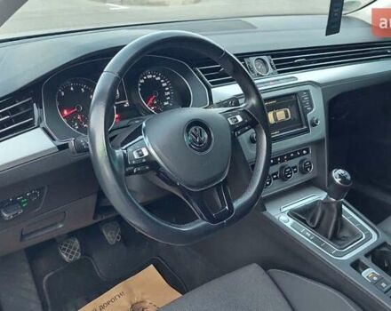 Серый Фольксваген Пассат, объемом двигателя 0 л и пробегом 196 тыс. км за 13777 $, фото 76 на Automoto.ua