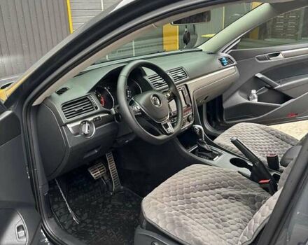 Серый Фольксваген Пассат, объемом двигателя 1.8 л и пробегом 112 тыс. км за 16800 $, фото 2 на Automoto.ua