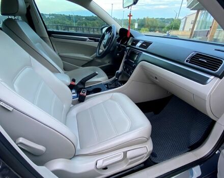 Серый Фольксваген Пассат, объемом двигателя 1.8 л и пробегом 219 тыс. км за 14000 $, фото 6 на Automoto.ua