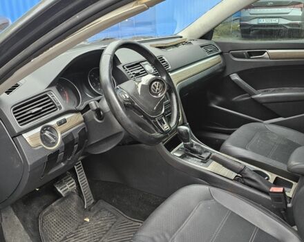 Серый Фольксваген Пассат, объемом двигателя 1.8 л и пробегом 170 тыс. км за 5000 $, фото 18 на Automoto.ua