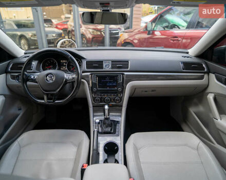 Фольксваген Пассат 2016 в Киеве на Automoto.ua Серый Фольксваген Пассат, объемом двигателя 1.8 л и пробегом 180 тыс. км за 12900 $, фото 22 на Automoto.ua