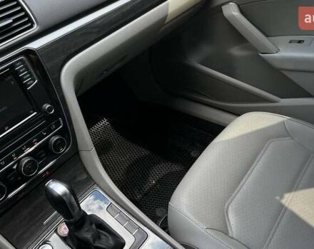 Сірий Фольксваген Пассат, об'ємом двигуна 1.8 л та пробігом 201 тис. км за 12500 $, фото 20 на Automoto.ua