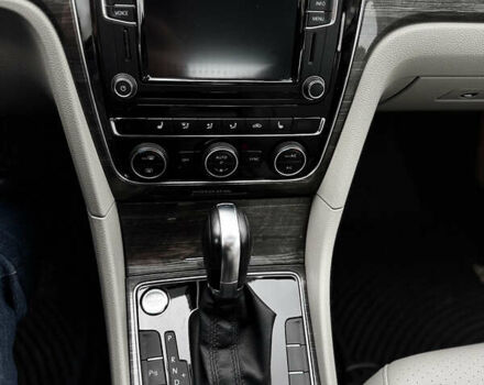 Серый Фольксваген Пассат, объемом двигателя 1.8 л и пробегом 129 тыс. км за 14000 $, фото 11 на Automoto.ua