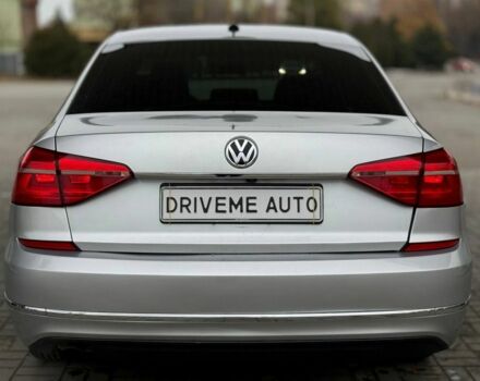 Серый Фольксваген Пассат, объемом двигателя 1.8 л и пробегом 172 тыс. км за 10299 $, фото 5 на Automoto.ua