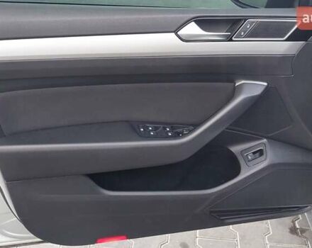 Серый Фольксваген Пассат, объемом двигателя 0 л и пробегом 196 тыс. км за 13777 $, фото 75 на Automoto.ua