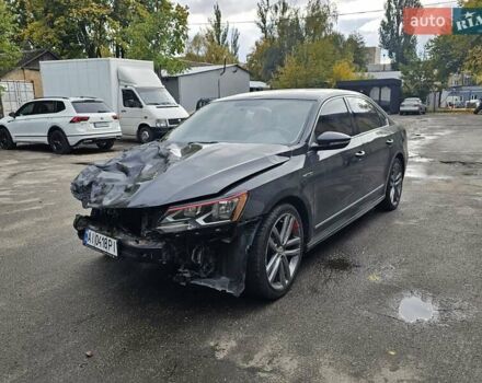 Серый Фольксваген Пассат, объемом двигателя 1.8 л и пробегом 170 тыс. км за 4000 $, фото 1 на Automoto.ua