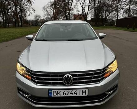 Серый Фольксваген Пассат, объемом двигателя 1.8 л и пробегом 190 тыс. км за 16000 $, фото 9 на Automoto.ua