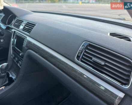 Серый Фольксваген Пассат, объемом двигателя 1.8 л и пробегом 177 тыс. км за 12000 $, фото 5 на Automoto.ua