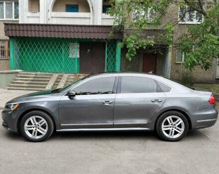 Сірий Фольксваген Пассат, об'ємом двигуна 1.8 л та пробігом 170 тис. км за 12900 $, фото 4 на Automoto.ua