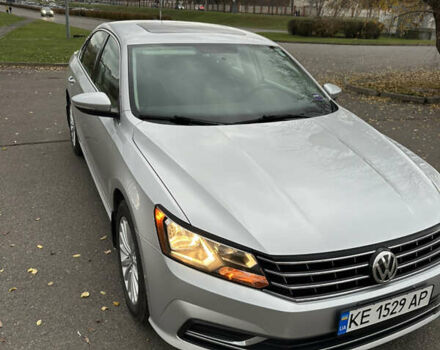 Серый Фольксваген Пассат, объемом двигателя 1.8 л и пробегом 180 тыс. км за 12800 $, фото 6 на Automoto.ua