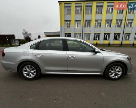 Серый Фольксваген Пассат, объемом двигателя 1.8 л и пробегом 190 тыс. км за 16000 $, фото 2 на Automoto.ua