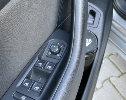 Сірий Фольксваген Пассат, об'ємом двигуна 1.6 л та пробігом 313 тис. км за 13300 $, фото 19 на Automoto.ua