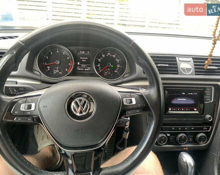 Серый Фольксваген Пассат, объемом двигателя 1.8 л и пробегом 120 тыс. км за 12000 $, фото 7 на Automoto.ua