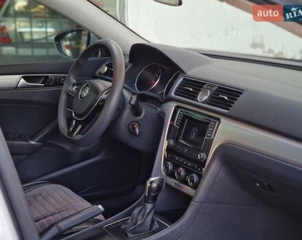 Серый Фольксваген Пассат, объемом двигателя 1.8 л и пробегом 169 тыс. км за 11490 $, фото 45 на Automoto.ua