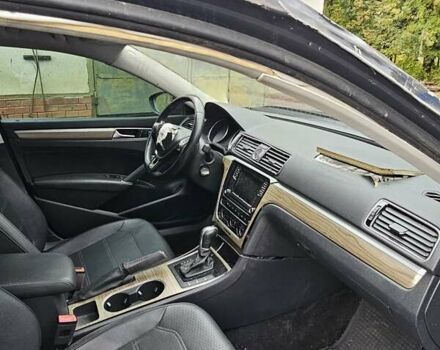 Серый Фольксваген Пассат, объемом двигателя 1.8 л и пробегом 170 тыс. км за 4000 $, фото 23 на Automoto.ua