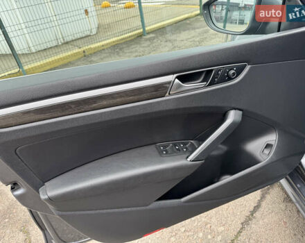 Серый Фольксваген Пассат, объемом двигателя 1.8 л и пробегом 209 тыс. км за 12490 $, фото 14 на Automoto.ua