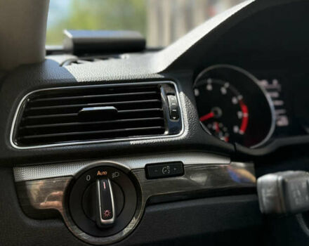 Серый Фольксваген Пассат, объемом двигателя 1.8 л и пробегом 184 тыс. км за 13500 $, фото 18 на Automoto.ua