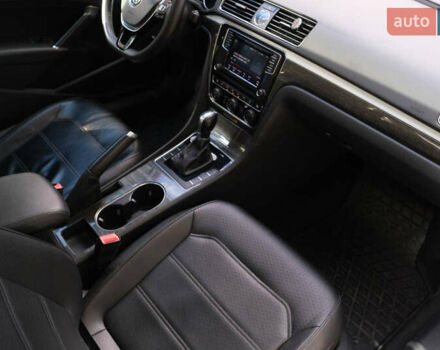 Сірий Фольксваген Пассат, об'ємом двигуна 1.8 л та пробігом 139 тис. км за 14400 $, фото 13 на Automoto.ua