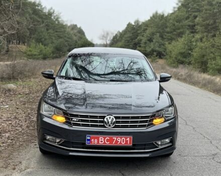 Серый Фольксваген Пассат, объемом двигателя 1.8 л и пробегом 164 тыс. км за 13500 $, фото 4 на Automoto.ua