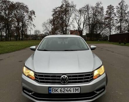 Серый Фольксваген Пассат, объемом двигателя 1.8 л и пробегом 190 тыс. км за 16000 $, фото 3 на Automoto.ua