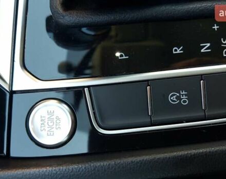 Серый Фольксваген Пассат, объемом двигателя 1.6 л и пробегом 297 тыс. км за 15000 $, фото 48 на Automoto.ua