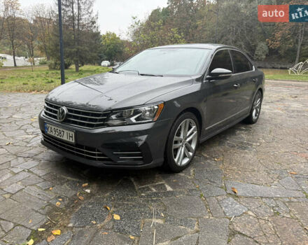 Сірий Фольксваген Пассат, об'ємом двигуна 1.8 л та пробігом 165 тис. км за 13800 $, фото 12 на Automoto.ua