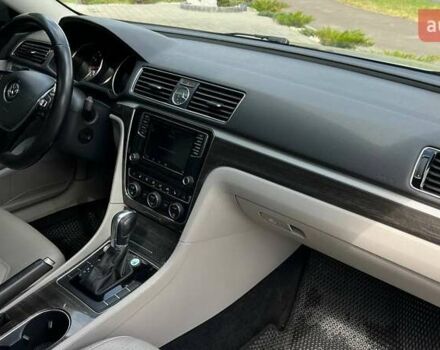 Сірий Фольксваген Пассат, об'ємом двигуна 1.8 л та пробігом 201 тис. км за 12500 $, фото 35 на Automoto.ua