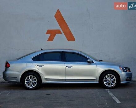 Серый Фольксваген Пассат, объемом двигателя 1.8 л и пробегом 169 тыс. км за 11490 $, фото 18 на Automoto.ua