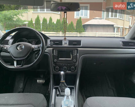 Серый Фольксваген Пассат, объемом двигателя 1.8 л и пробегом 120 тыс. км за 12000 $, фото 8 на Automoto.ua