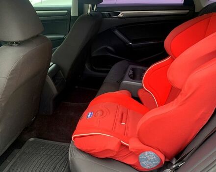 Серый Фольксваген Пассат, объемом двигателя 1.8 л и пробегом 120 тыс. км за 12000 $, фото 3 на Automoto.ua