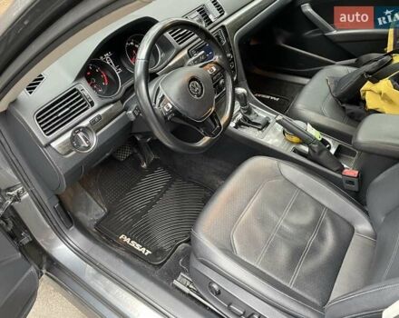 Серый Фольксваген Пассат, объемом двигателя 1.8 л и пробегом 122 тыс. км за 13000 $, фото 9 на Automoto.ua