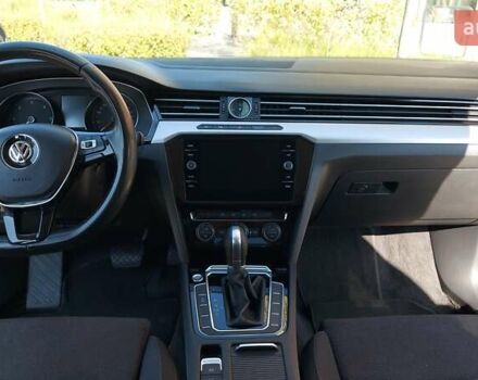 Серый Фольксваген Пассат, объемом двигателя 1.6 л и пробегом 297 тыс. км за 15000 $, фото 39 на Automoto.ua