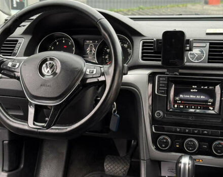 Серый Фольксваген Пассат, объемом двигателя 1.8 л и пробегом 138 тыс. км за 12500 $, фото 1 на Automoto.ua