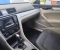 Сірий Фольксваген Пассат, об'ємом двигуна 1.8 л та пробігом 235 тис. км за 13000 $, фото 9 на Automoto.ua