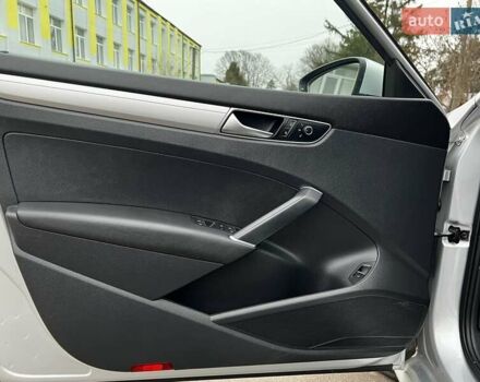 Серый Фольксваген Пассат, объемом двигателя 1.8 л и пробегом 190 тыс. км за 16000 $, фото 16 на Automoto.ua